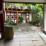 Unterm Schloss